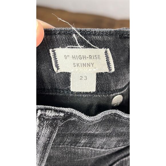 Madewell 9” High Rise Skinny Jean in Lunar Wash Black. - Picture 8 of 12